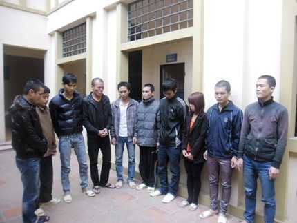 Trộm ô tô hạng sang bán lấy tiền đi sàn nhảy, vũ trường