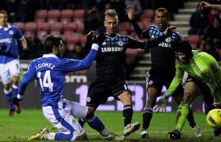 Thủng lưới phút chót, Chelsea đánh rơi 3 điểm ở DW