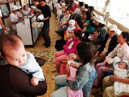 Người Hà Nội sẽ phải đi khám bệnh xa hơn?