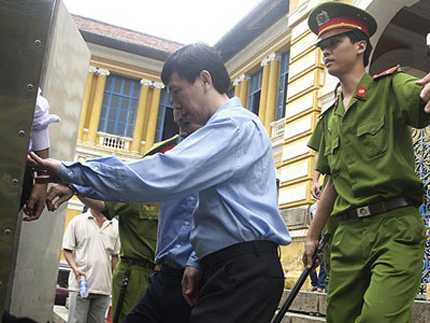 Vụ massage kích dục Tân Hoàng Phát: Nhiều bất thường