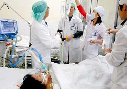 Cả nhà ngạt khí thải máy phát điện vẫn nguy kịch