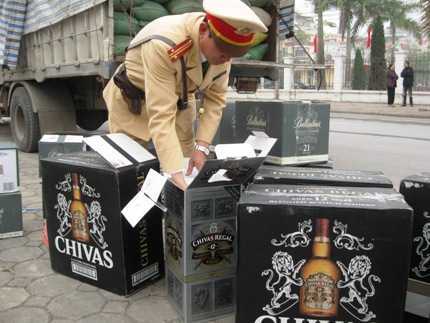 Bị lập biên bản vì tội hối lộ CSGT 2 triệu đồng