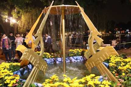 Hà Nội lung linh huyền diệu trong đêm Lễ hội hoa 2012