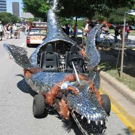 Năm Thìn, mãn nhãn các kiểu ôtô 'độ' hình rồng