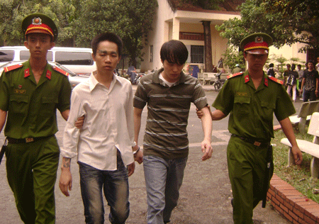 Đánh bạn tù đến chết vì không chịu 'nhập buồng'