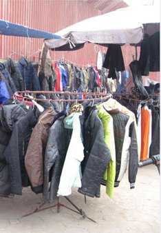 Cóng người 4 độ, Hà Nội áo phao “cháy” hàng