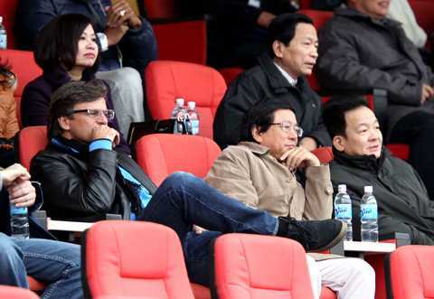 Hậu mất việc, Falko Goetz tới Hàng Đẫy xem Super League