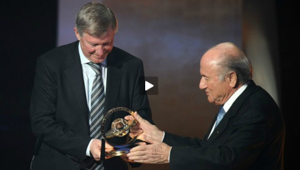 Video: Lần đầu tiên FIFA vinh danh Sir Alex