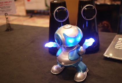 Robot 'lồi rốn' Việt Nam làm nóng Las Vesgas