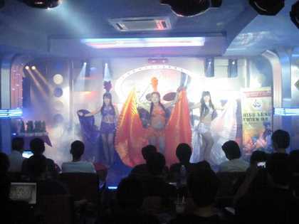 Linh Vương “quyến rũ” gamer bằng dế khủng