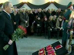 Thủ tướng Putin viếng điệp viên Xô Viết huyền thoại