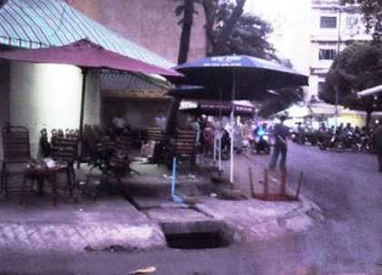 Bắt 2 tên cướp dùng bình xịt hơi cay tấn công CA