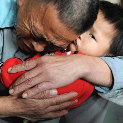 Bắt cóc con ruột tống tiền chồng