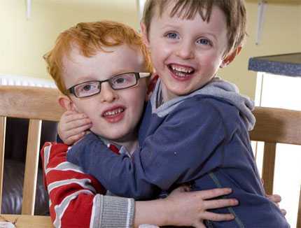 Sự phục hồi kỳ diệu của cậu bé mắc bệnh não