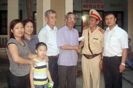 Chuyện người CSGT được dân mạng yêu mến