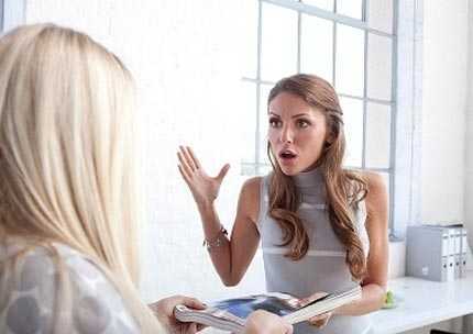 Vợ đối xử quá quắt với mẹ tôi