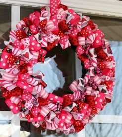 Vòng hoa ngọt ngào bên ô cửa đón Valentine