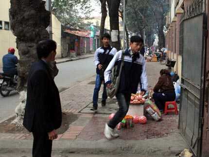 Đi học lúc trời tờ mờ sáng