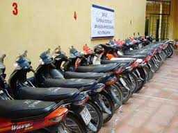 Siêu trộm cắt 2 lớp khóa 'cuỗm' 6 xe máy trong đêm