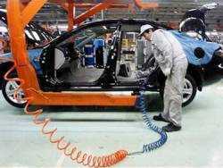 Nhiều hãng sản xuất ô tô tính rút lui khỏi Việt Nam