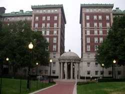 Trường học làm giả điểm số để nâng cao thứ hạng