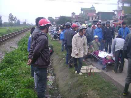 Rồ ga lao vào đoàn tàu đang chạy, 1 người chết tại chỗ