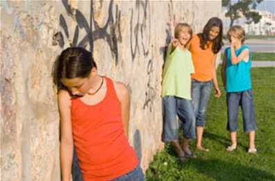 Nguy hiểm dạy trẻ bằng... “bêu xấu”