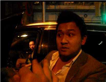 'Thiếu gia' đất Cảng hành hung phóng viên giữa phố