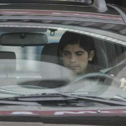 Bị ôtô kéo lê, sao Valencia nghỉ thi đấu 6 tháng