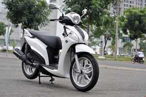 Xe tay ga siêu tiết kiệm 1,7 lít xăng/100km về Việt Nam