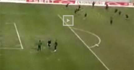 CĐV hô vang 1,2,3,...ném 