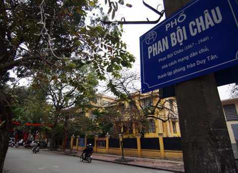 Dạy sử qua tên phố, khuyến khích dân phạm luật?