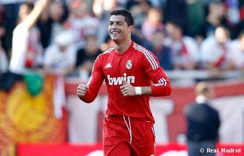 Ronaldo thừa nhận siêu phẩm đánh gót là... ăn may