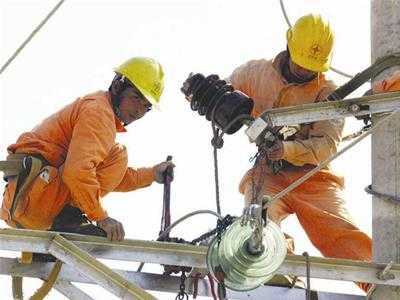 Quỹ bình ổn giá điện: Dân hay nhà đèn phải chịu?