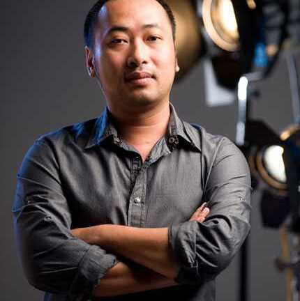 Bước nhảy hoàn vũ 2012: Dũng khùng soi các chân dài