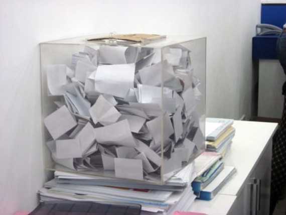 Kết quả thấp hơn người khác, bí thư xé hết phiếu bầu