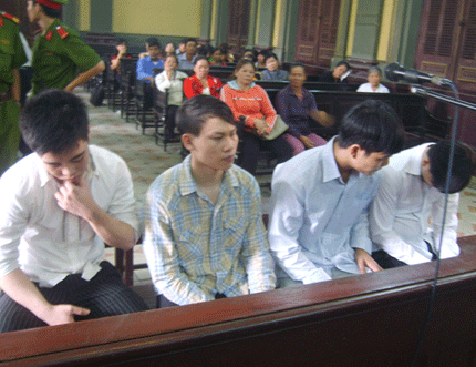 Trả giá đắt vì phút giây dục vọng đê hèn