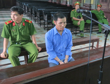 Uống rượu say khướt, trả giá 18 năm tù giam
