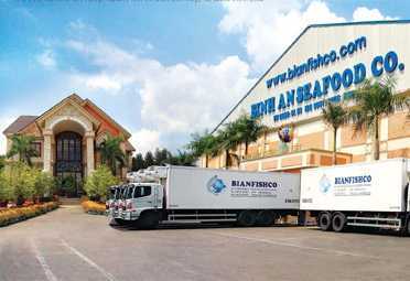 2.400 công nhân nhà máy 