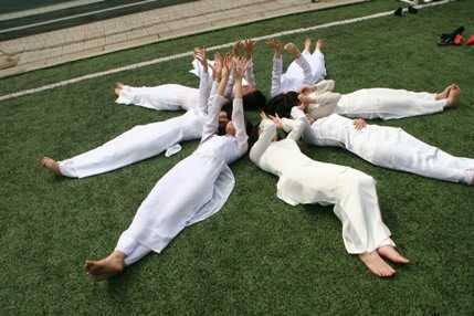 Ngắm nhìn nữ sinh trường Ams thướt tha trong tà áo dài