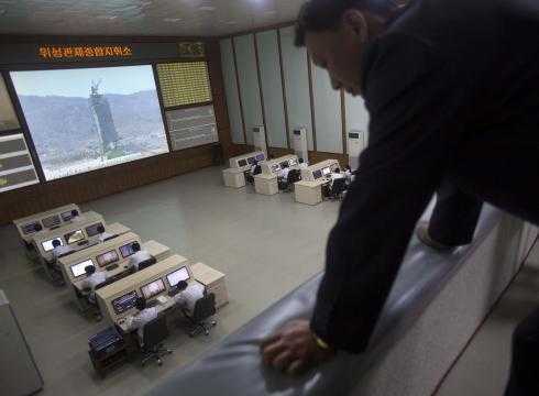 Triều Tiên thừa nhận phóng tên lửa 