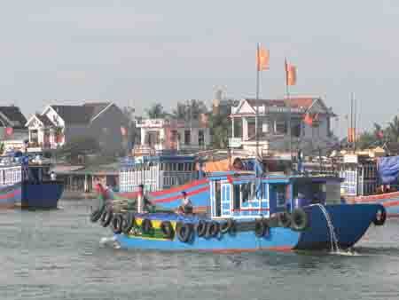 Tàu cá Lý Sơn sẽ được... bọc thép