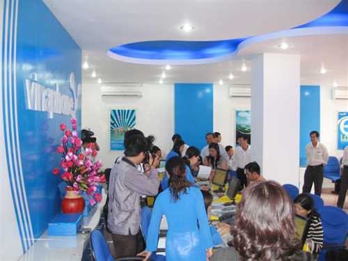 Người đầu tiên trúng thưởng “SMS Triệu niềm vui”