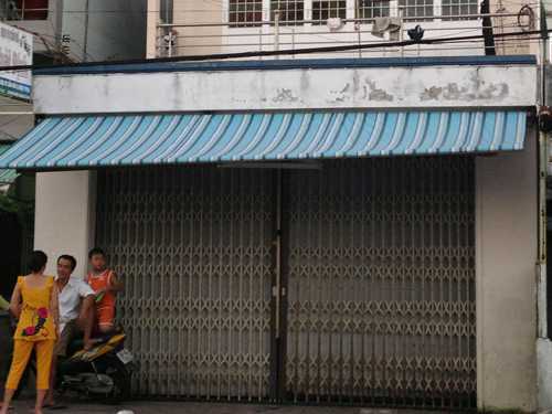 Bốn người bị bắt vì tình nghi xâm phạm chỗ ở