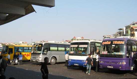 Dịch vụ vận tải 'bở hơi tai' đuổi giá xăng