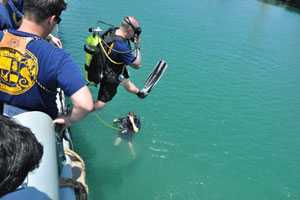 Xem Hải quân Mỹ diễn tập cứu nạn trên biển Đà Nẵng