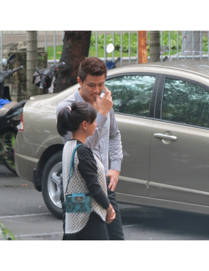 Siêu mẫu Vĩnh Thụy: 'Đừng chụp hình nhiều thế!'