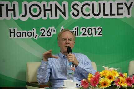 Cựu CEO Apple tin SV Việt có khả năng thay đổi thế giới