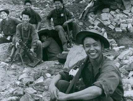 Chuyện xúc động bức ảnh Nụ cười chiến thắng