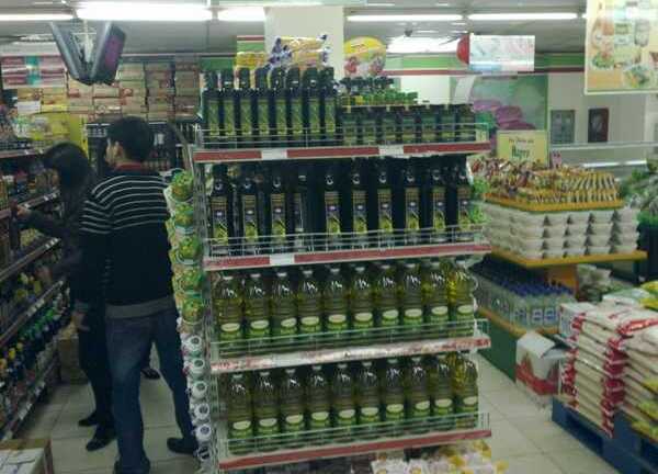 Giá 'siêu đắt', dầu ăn ô liu vẫn 'cháy' hàng